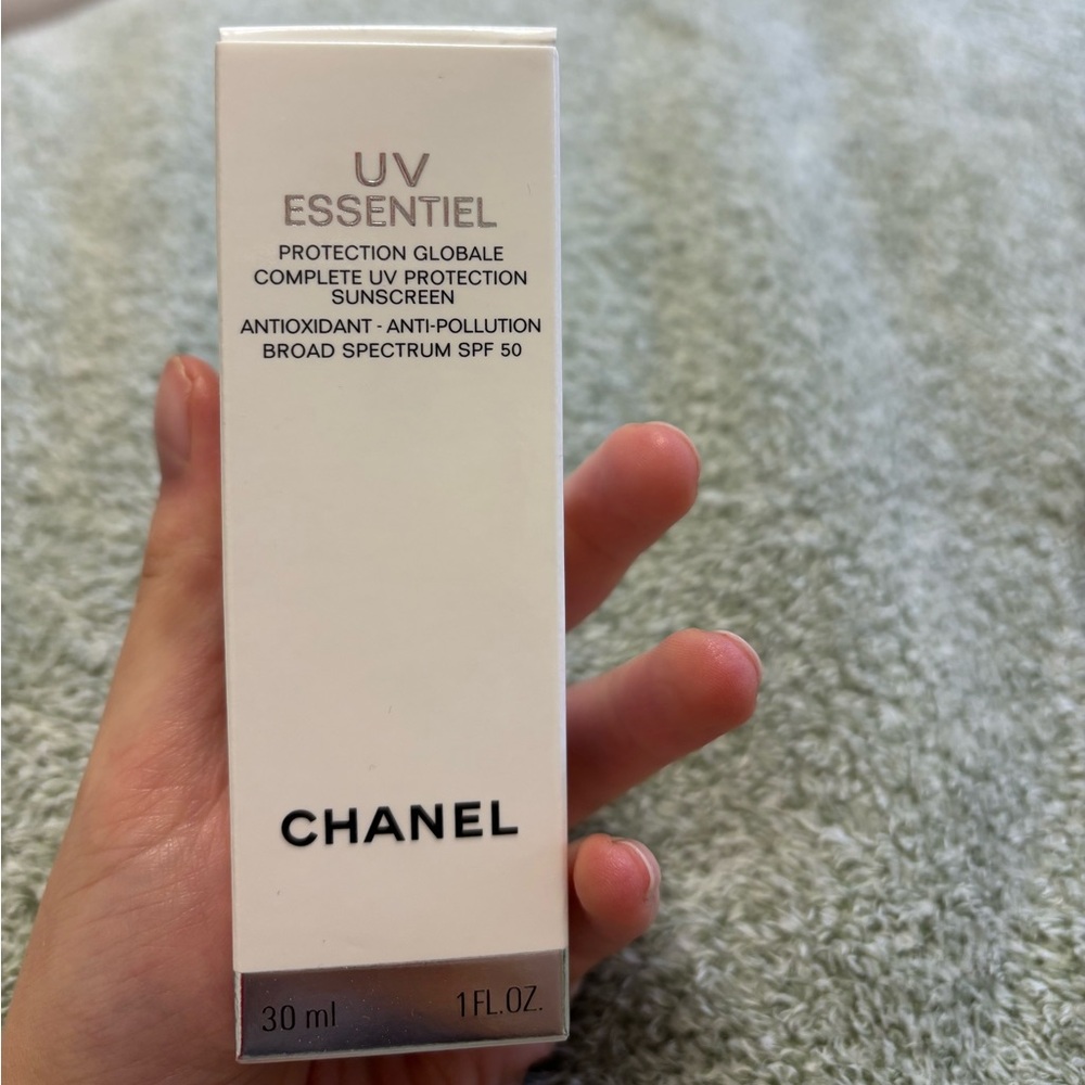 CHANEL UV SUNSCREEN